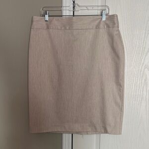 Liz Claiborne Beige Pencil Skirt - Sleek Workwear